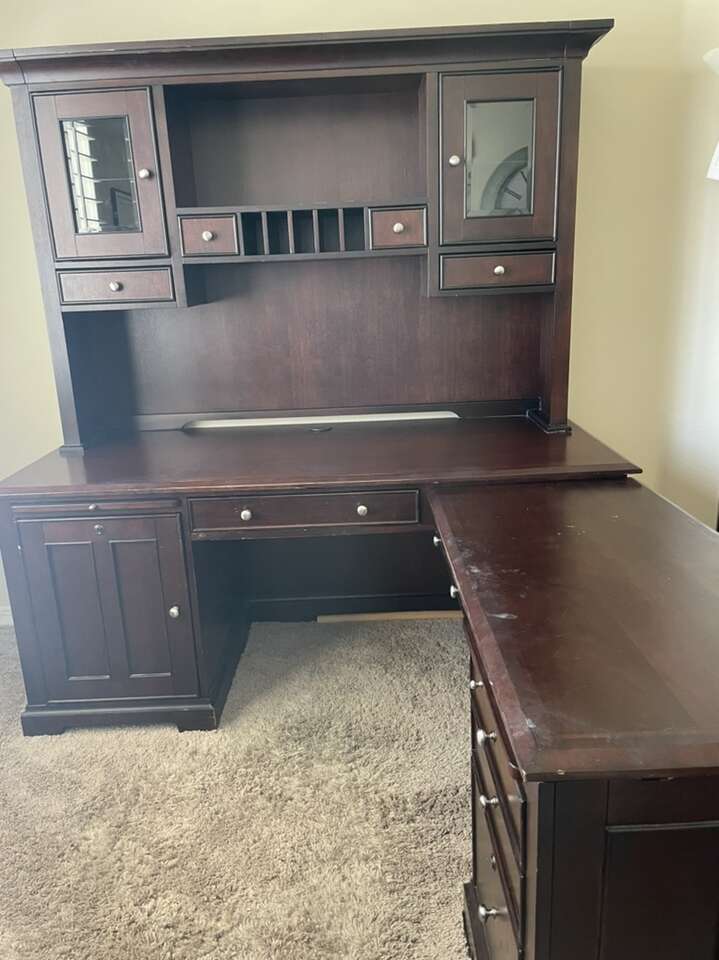 L Shaped All Wood Desk With Hutch FREE