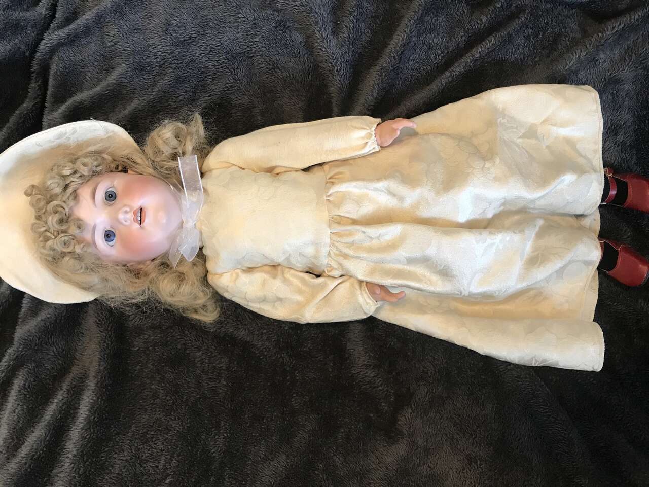 ANTIQUE 23 inches ARMAND MARSEILLE BISQUE HEAD DOLL 390 Germany jointed porcelain