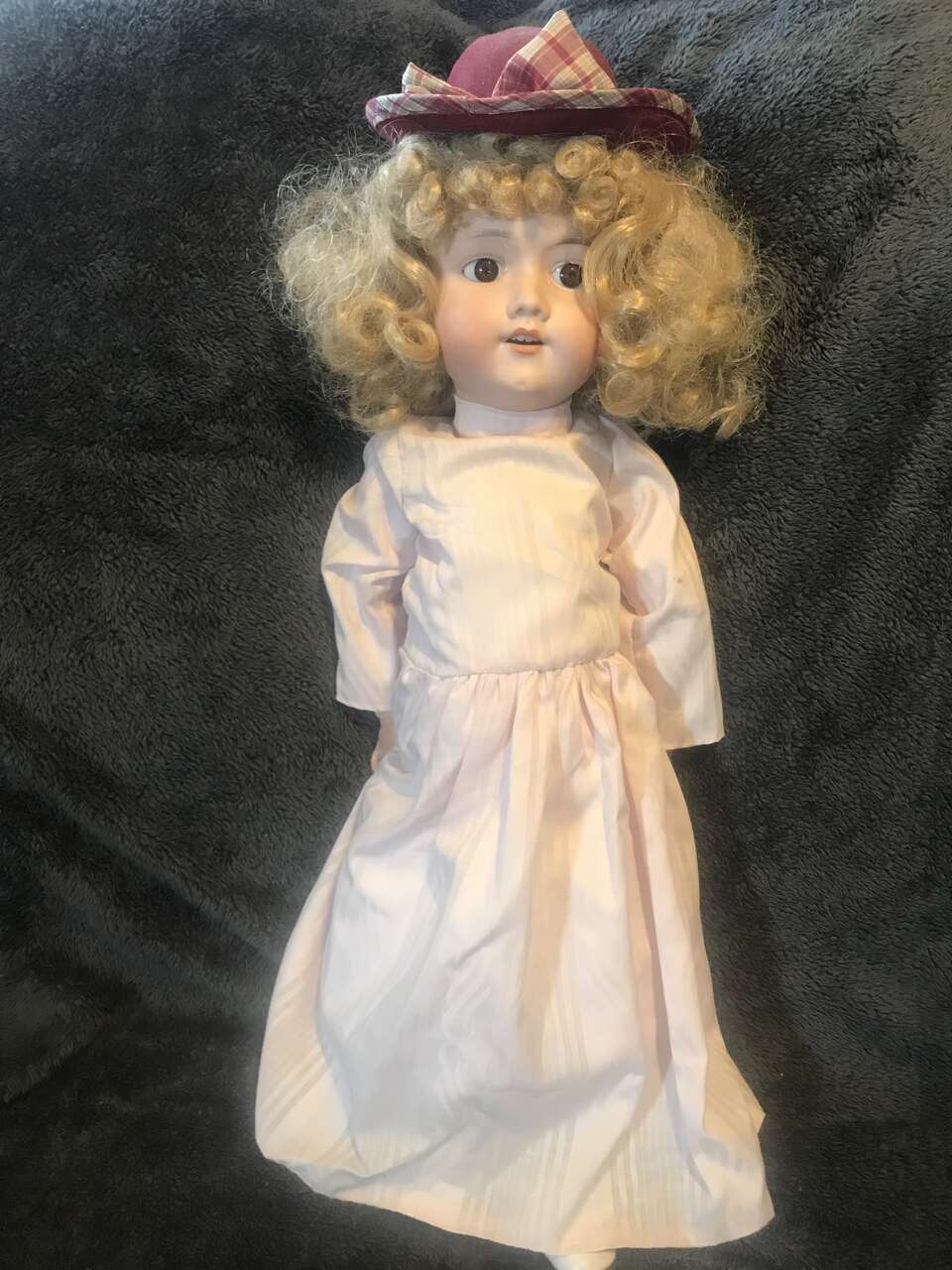 22 inches ARMAND MARSEILLE Bisque head doll Germany figure composition jointed 390