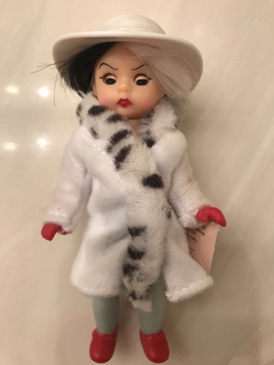 2004 Mcdonalds Happy Meal Toy Madame Alexander #2 Wendy Doll As Cruella De Vil figure black white with tag hat