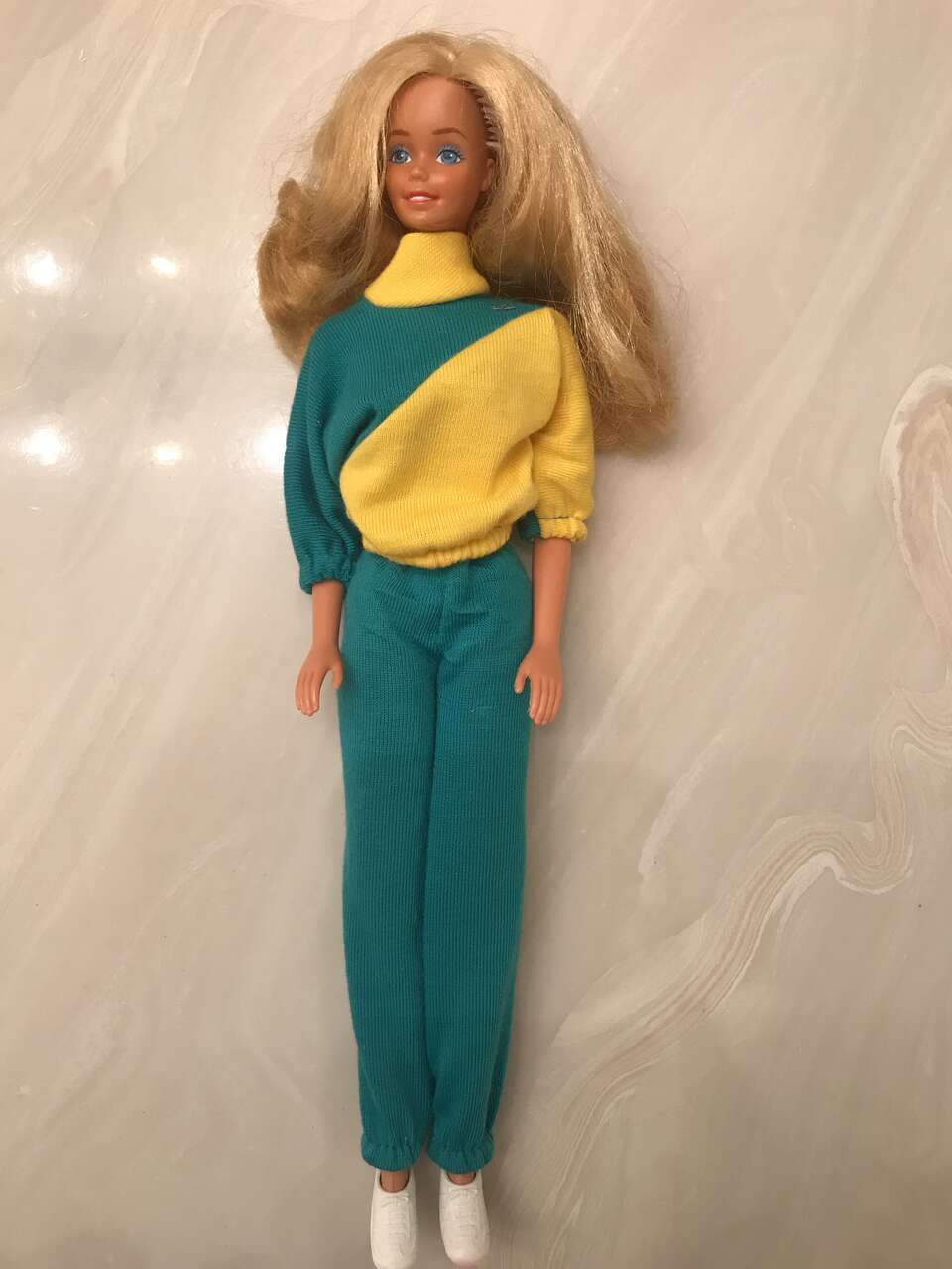 #3 Barbie doll Hong Kong Mattel 1966 snap legs yellow green sweats outfit blonde hair sweatshirt
