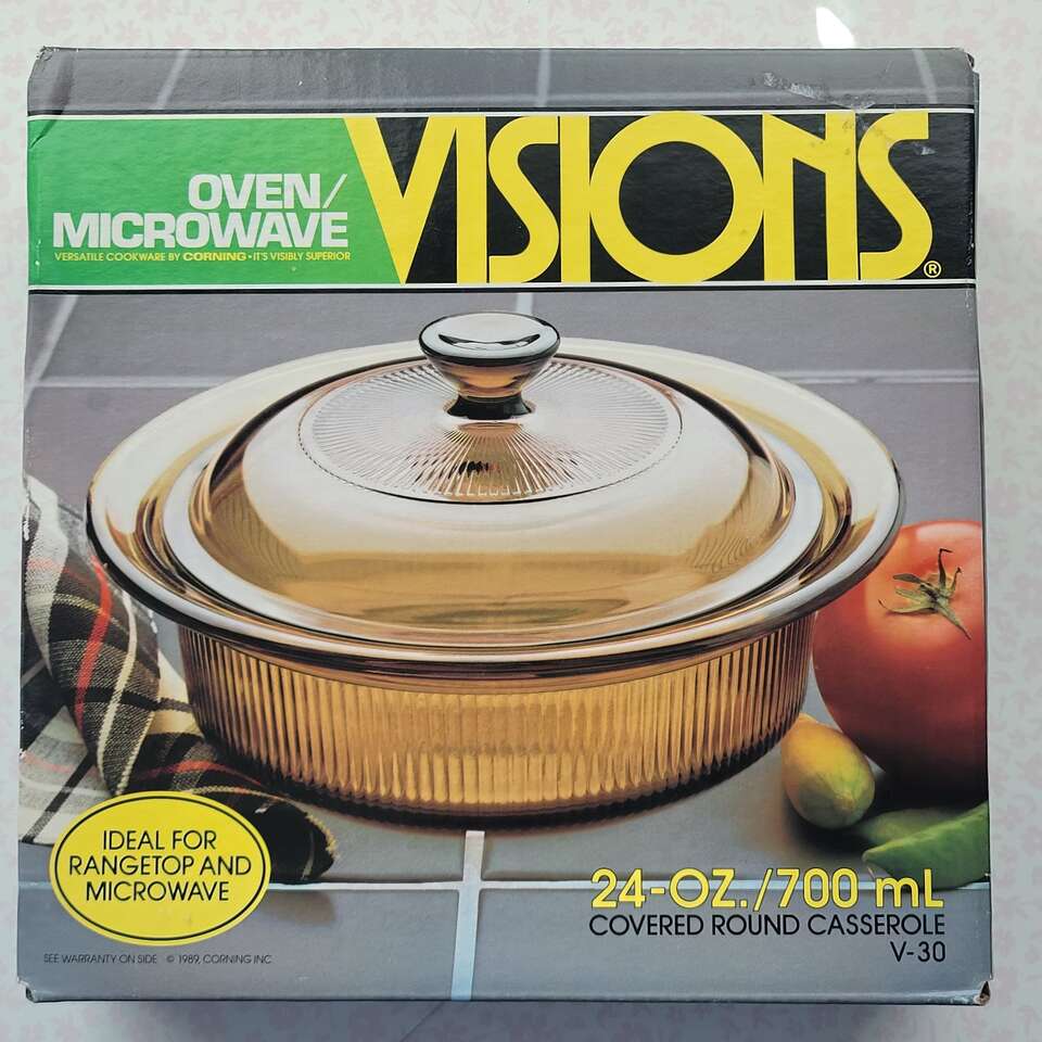 corning Visions 24 oz covered round casserole dish