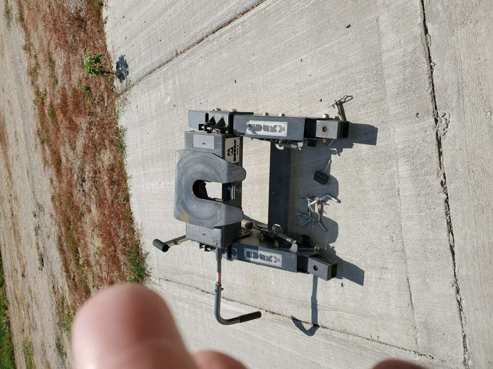 Husky 16K sliding 5th wheel hitch