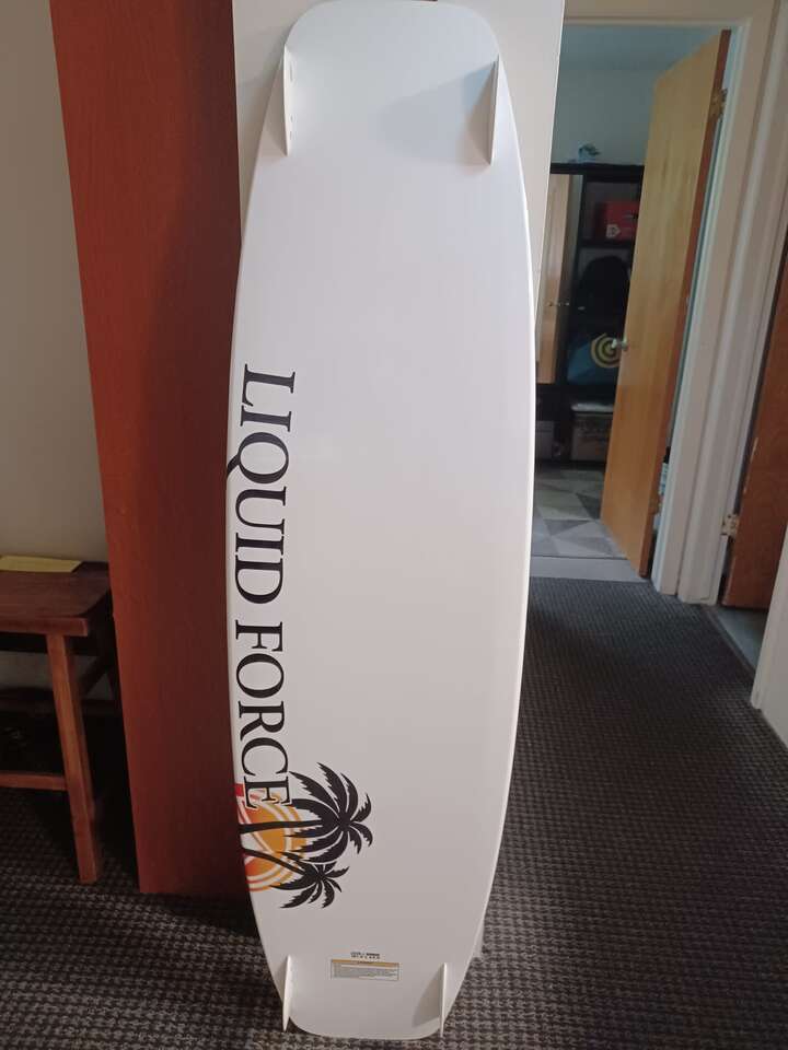 Liquid Force Proof 161 Kiteboard w/ Dakine Bindings