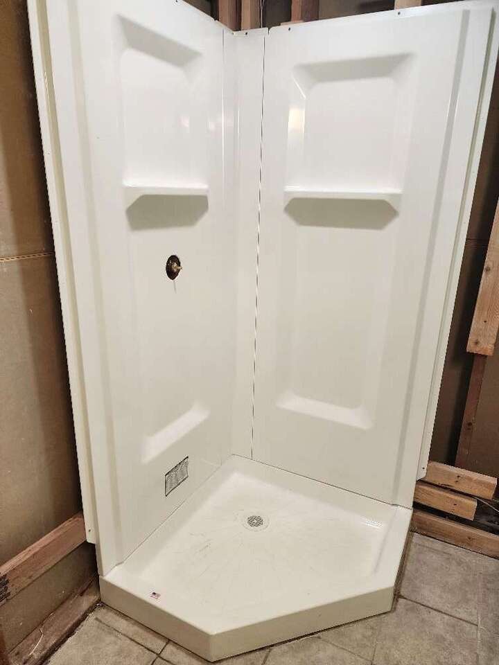 Brand New 36" Neo Angle shower