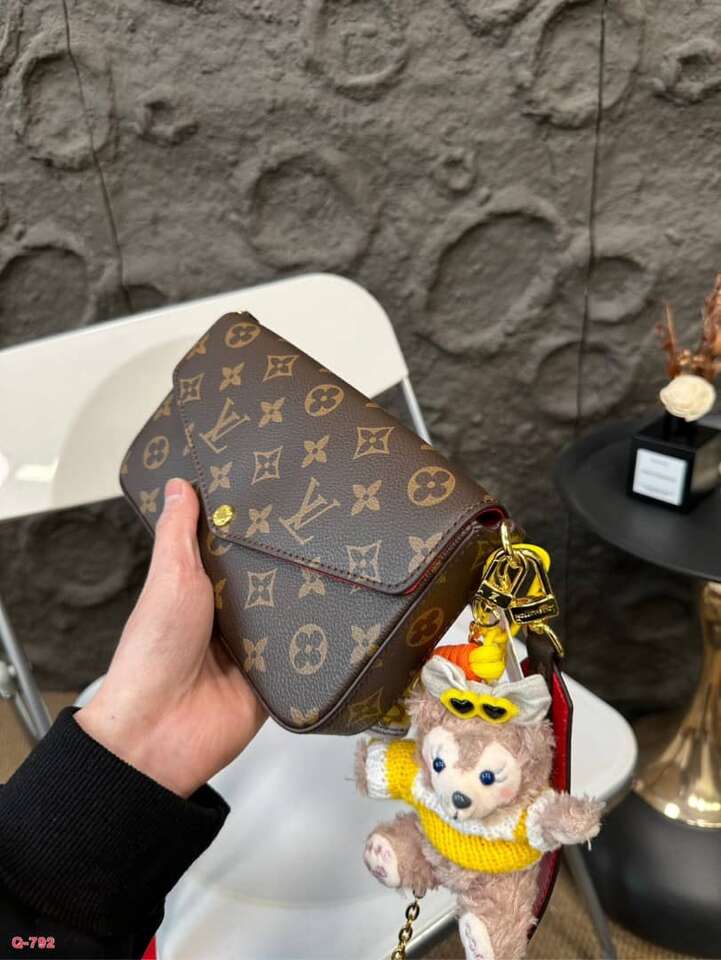 LV Félicie Pochette