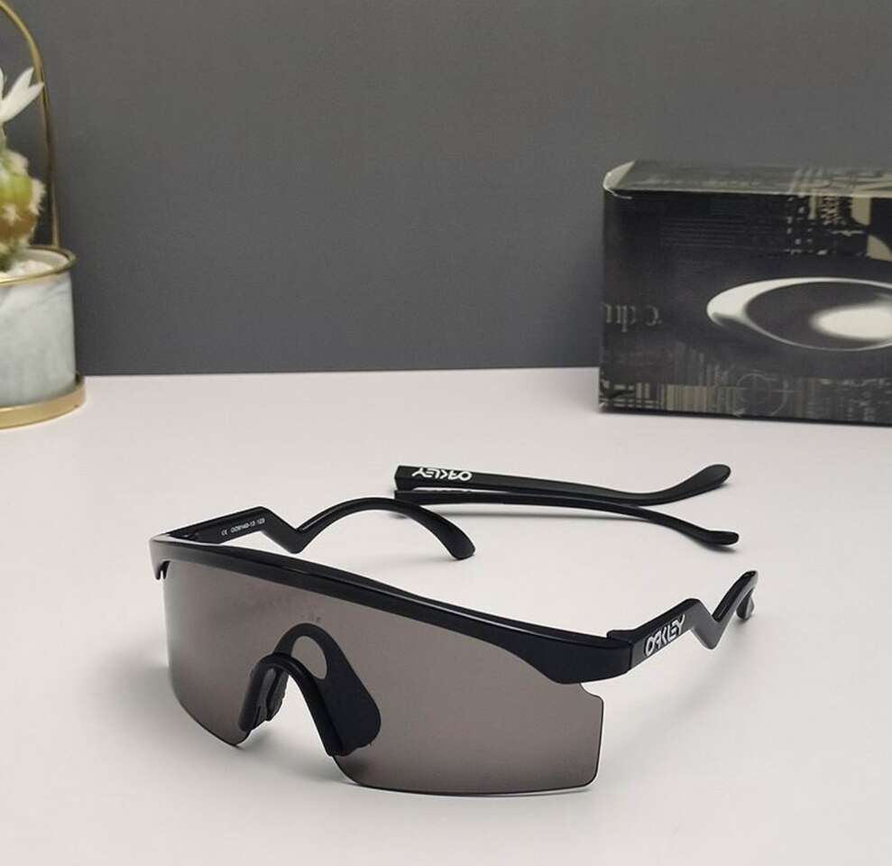 Oakleys Hydra Sunglasses