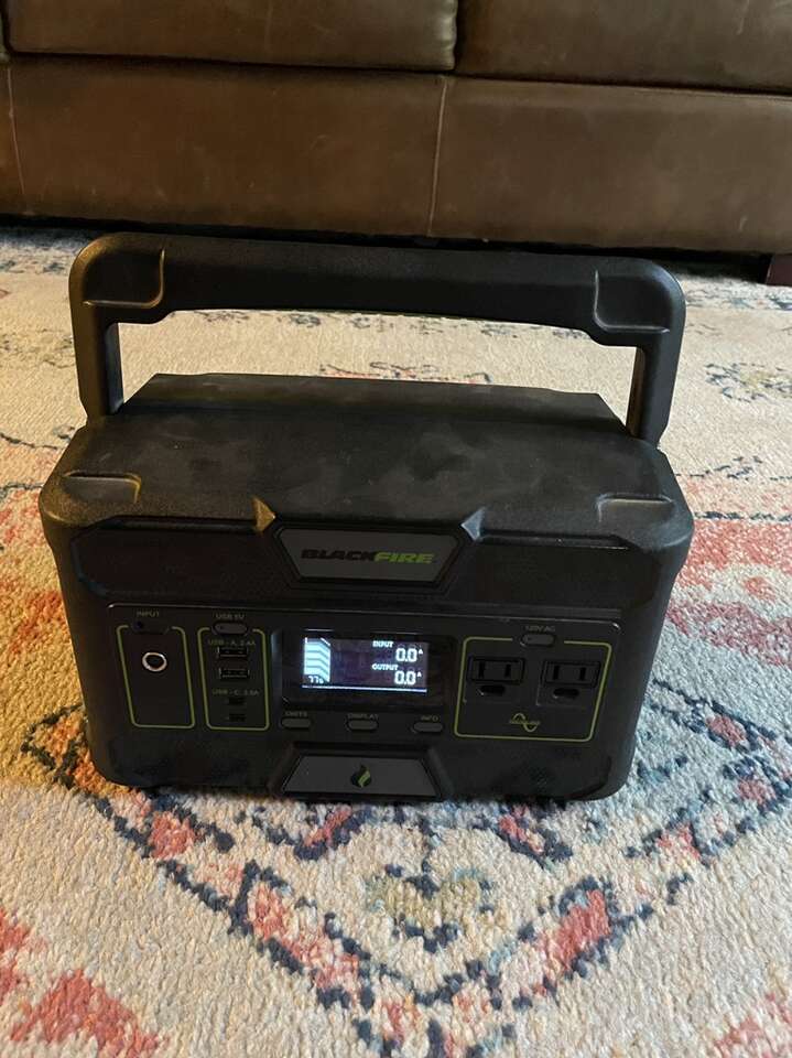 BlackFire PAC500 solar Generator