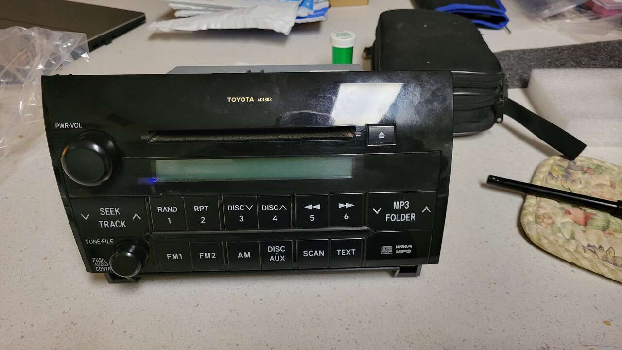 Toyota Tundra Gen 2 OEM Entertainment unit