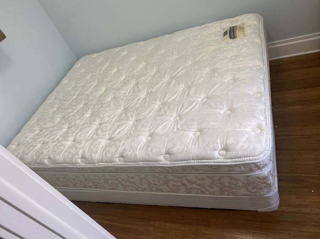 QUEEN King Coil 14” Mattress + 8” Box… Furniture