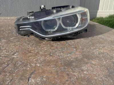 2015 BMW 320i headlight