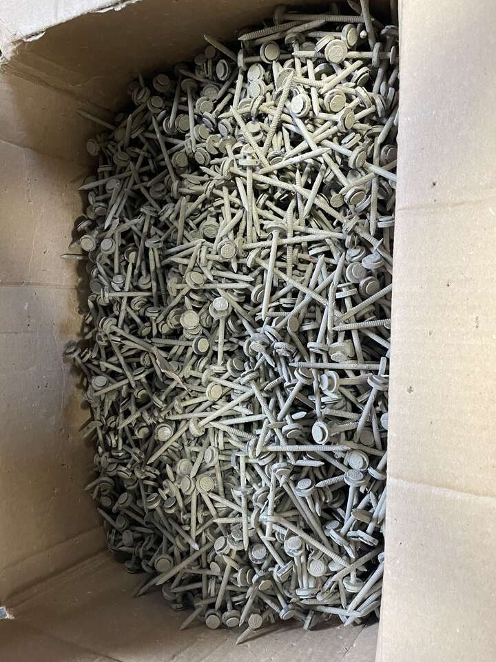 Nails Ondura 3" ring shank with neoprene washers