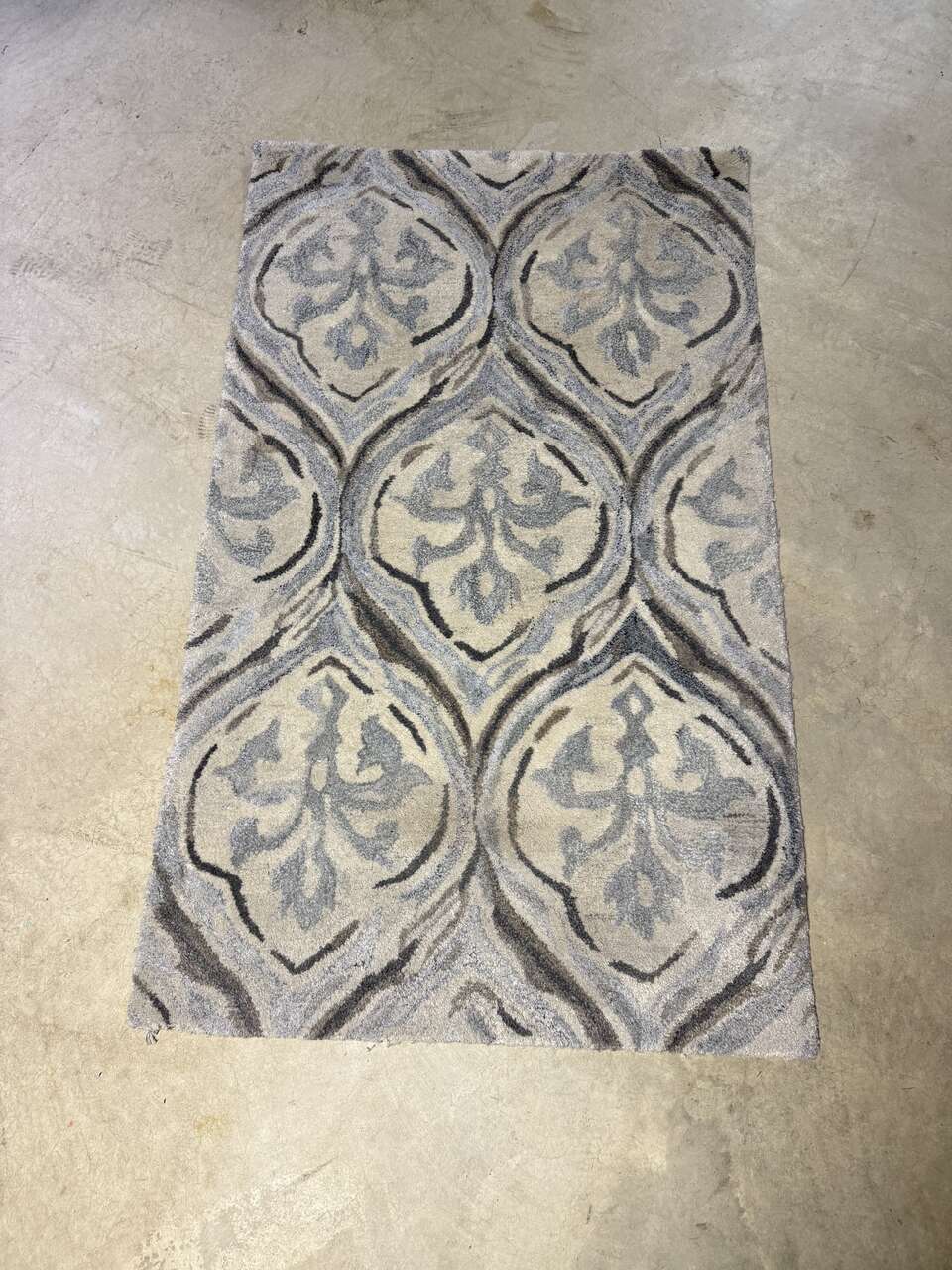 Pottery Barn Gray Persian Style Easy Care Aiken Handtufted Rug 3x5