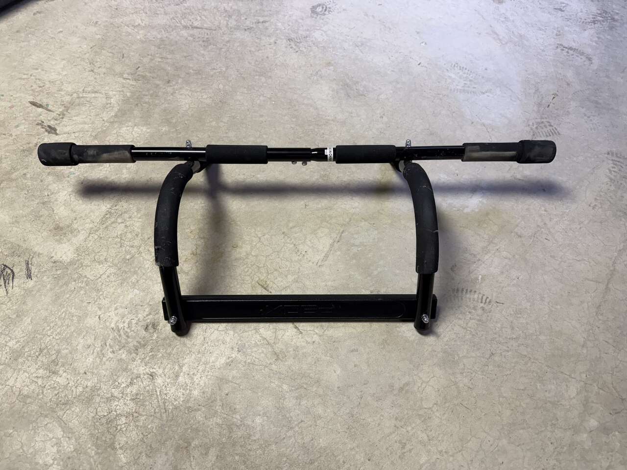 P90X Doorway Pull Up Chin Up Bar - Home Exercise Equipment