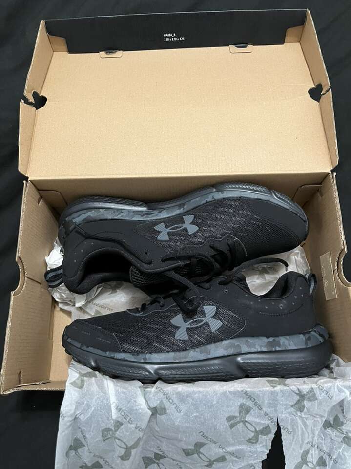 Under Armour Charged Assert 11