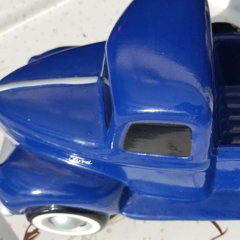 1952 Ford truck planter