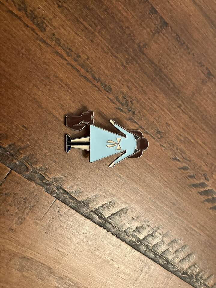 Wizard of Oz Pin Dorthy and dog