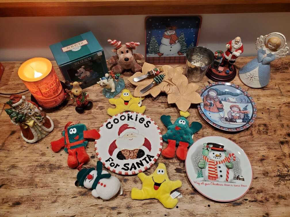 Christmas decor lot everything for $8