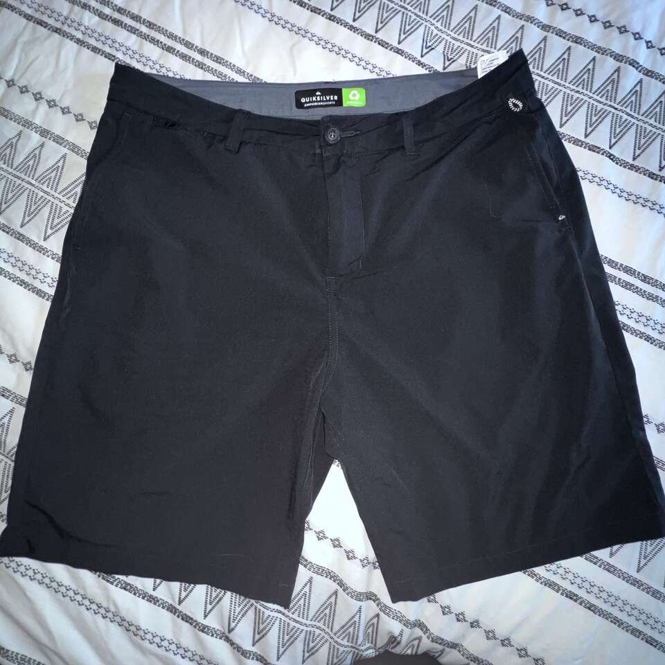Quicksilver Amphibian Black 9 Inch Inseam Shorts - Size 34