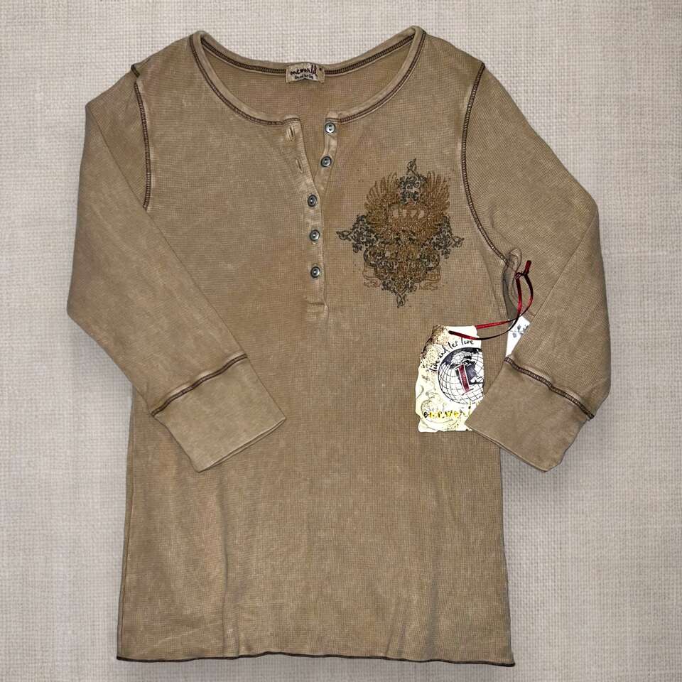 New With Tags One World Tan/Brown Waffle Henley Shirt - Size Medium