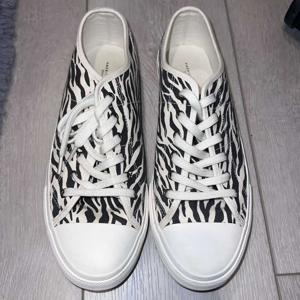 American Eagle Canvas Zebra Sneakers - Women's Size 9