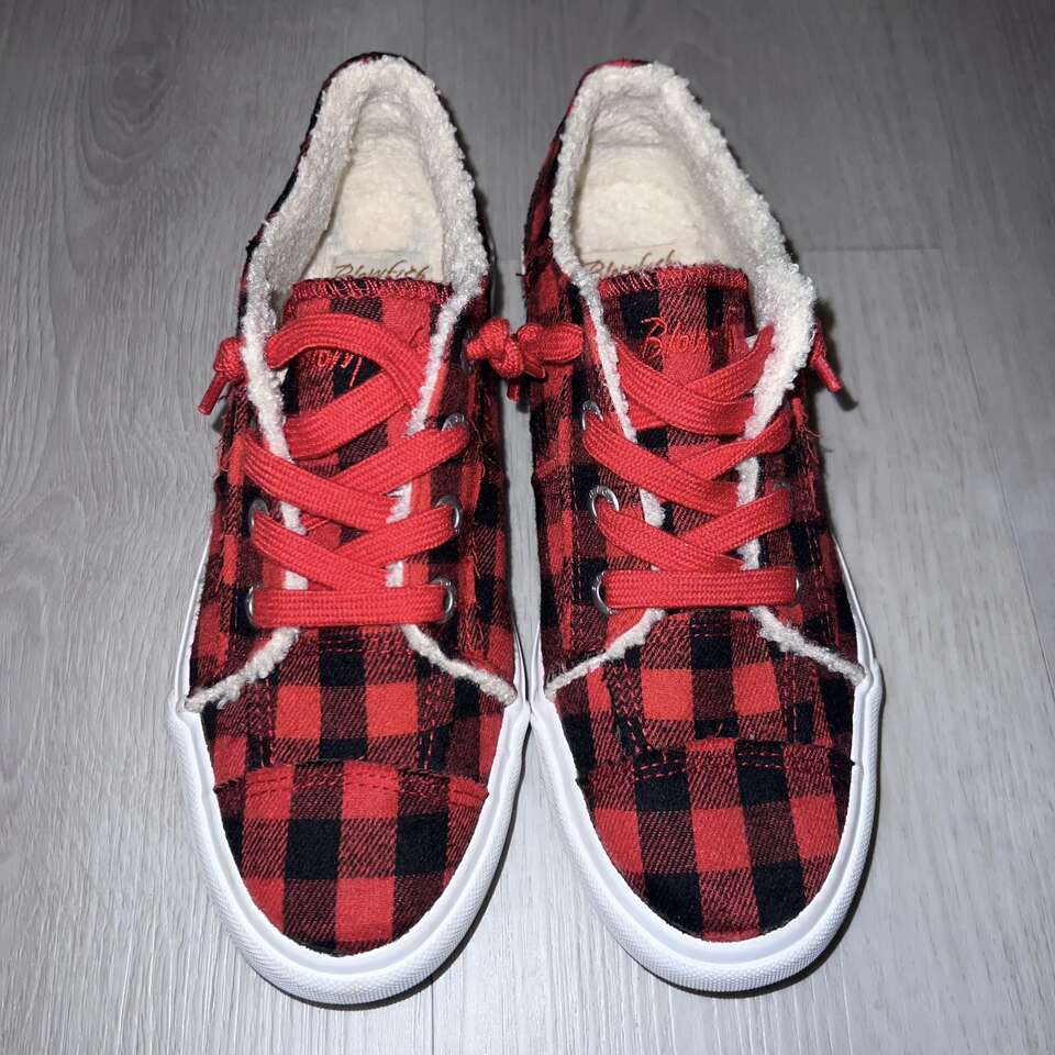 Blowfish Malibu Maxine Red and Black Plaid Sherpa Lined Sneakers Size 7.5