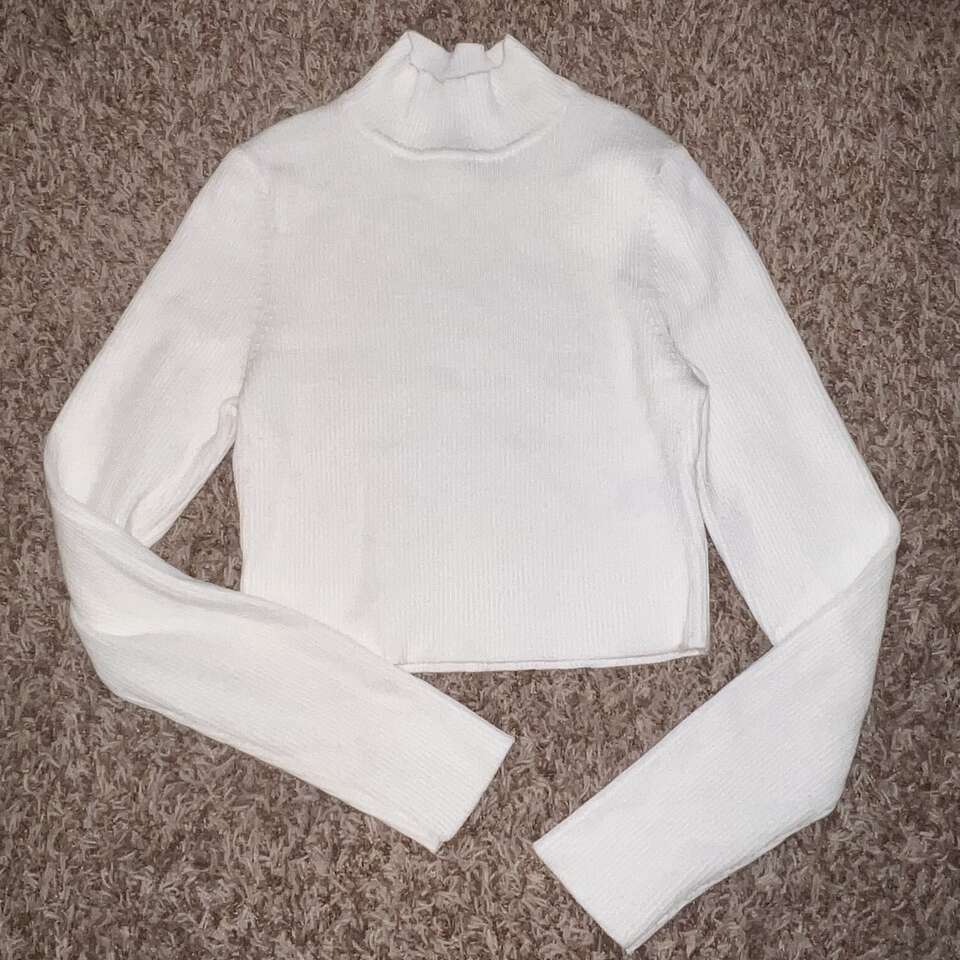 H&M Divided Cream High Neck Ribbed Knit Sweater - Size Small