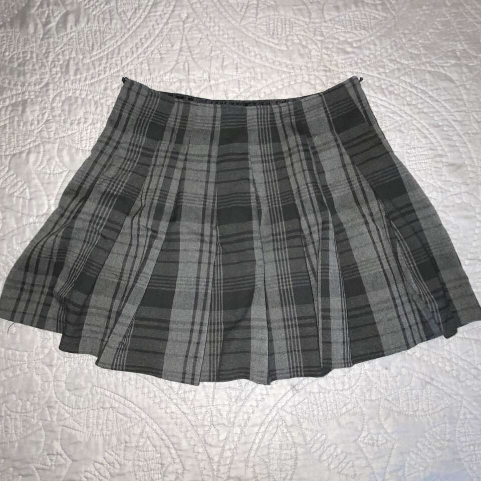 XXI from Forever 21 Gray Plaid Skirt - Size XS