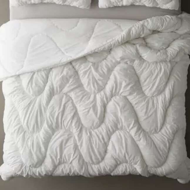 Urban Outfitters FULL/QUEEN Gwendolyn Puffy Comforter in Bright White - New with Tags