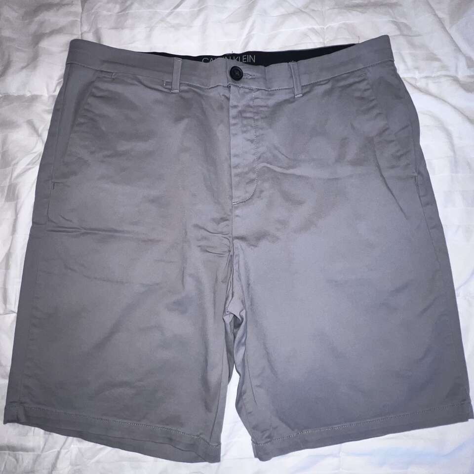 Calvin Klein Mens Shorts In Gray - 34 W