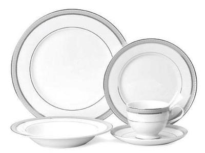 NEW in BOX! Mikasa 20 Piece China Set