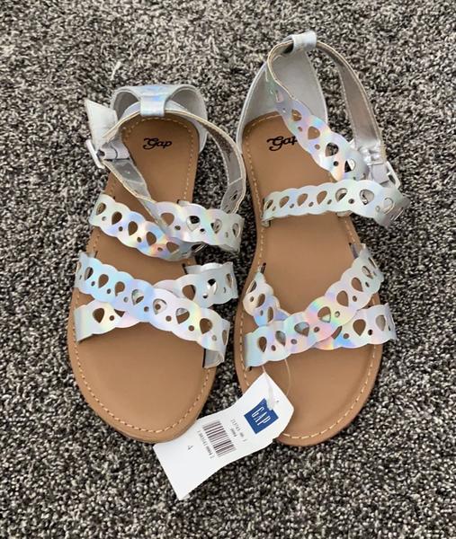 NEW! Gap Girl’s Silver Iridescent Sandals
