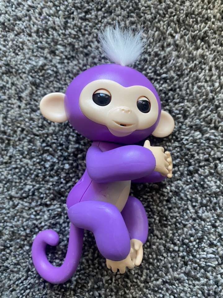 Like NEW! WowWee Fingerlings Monkey- Mia (Purple)