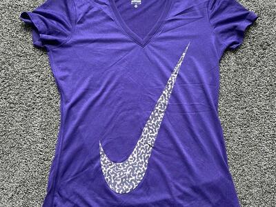 Nike Women's Purple V-Neck Top- Size M