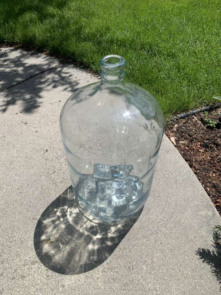 Large Clear Glass 5 Gallon Wate Home And Garden Ksl large-clear-glass-5-gallon-wate-home-and-garden-ksl