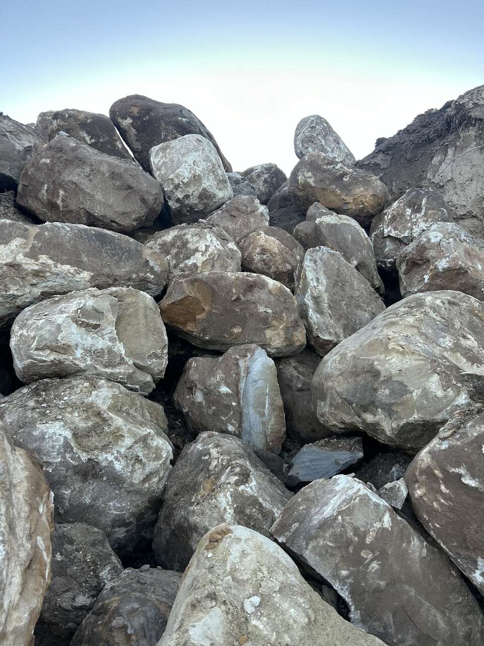 Landscape Boulders - Horseshoe Blonde Landscape Boulders