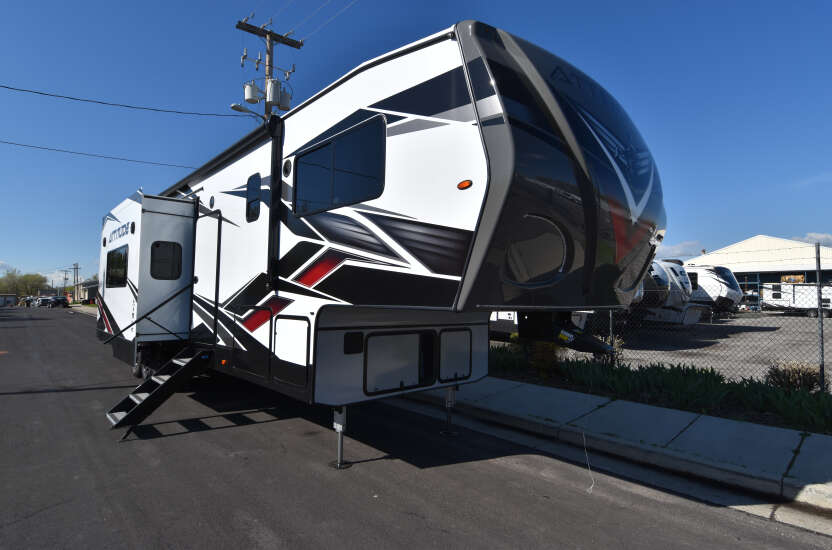 2025 EclipseAttitude Pro Lite 39A15G Toy Hauler Garage U-Shaped Dinette