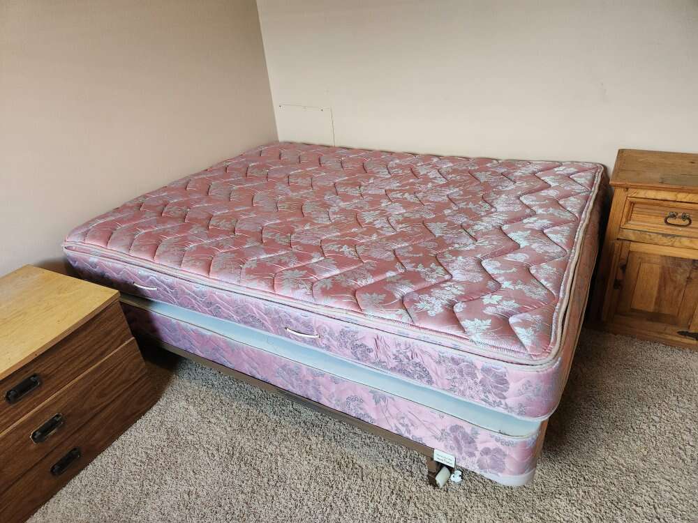 Free Queen bed set FREE