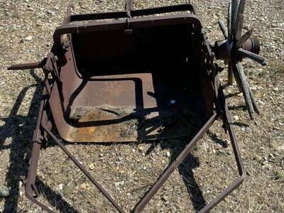 Wheeled earth moving Fresno scraper