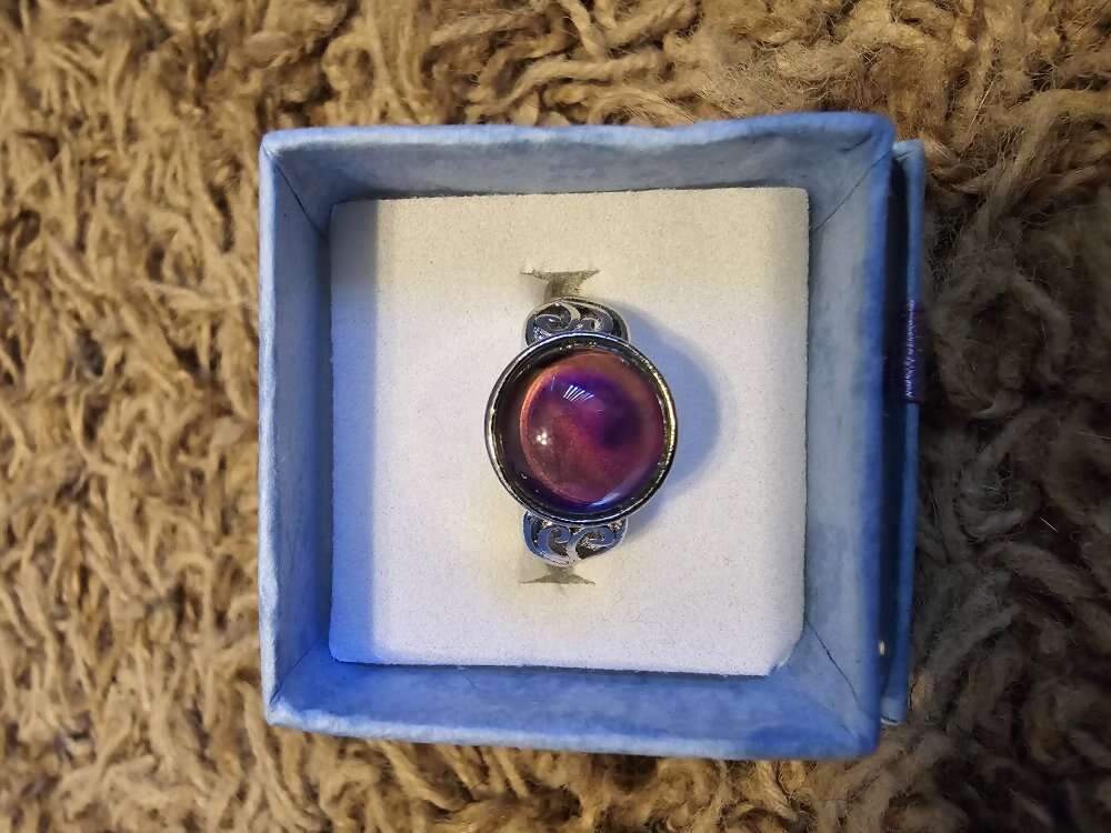 Color changing rings