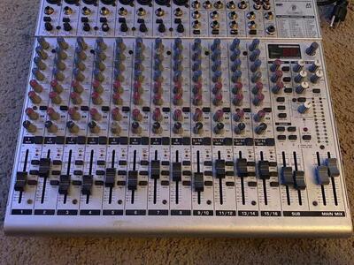 Behringer Eurorack UB2222FX-PRO