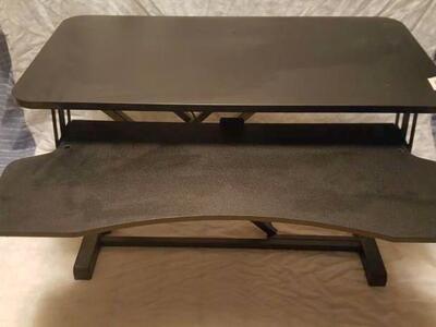 Standing desk topper