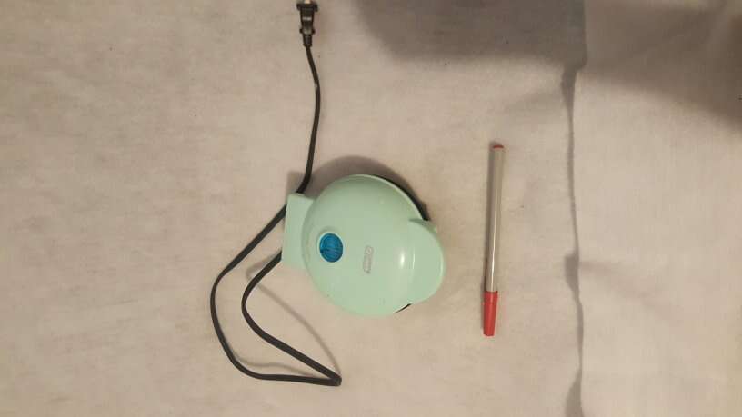 Mini waffle maker