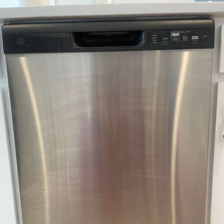 GE Energy Star Dishwasher with Front… Appliances