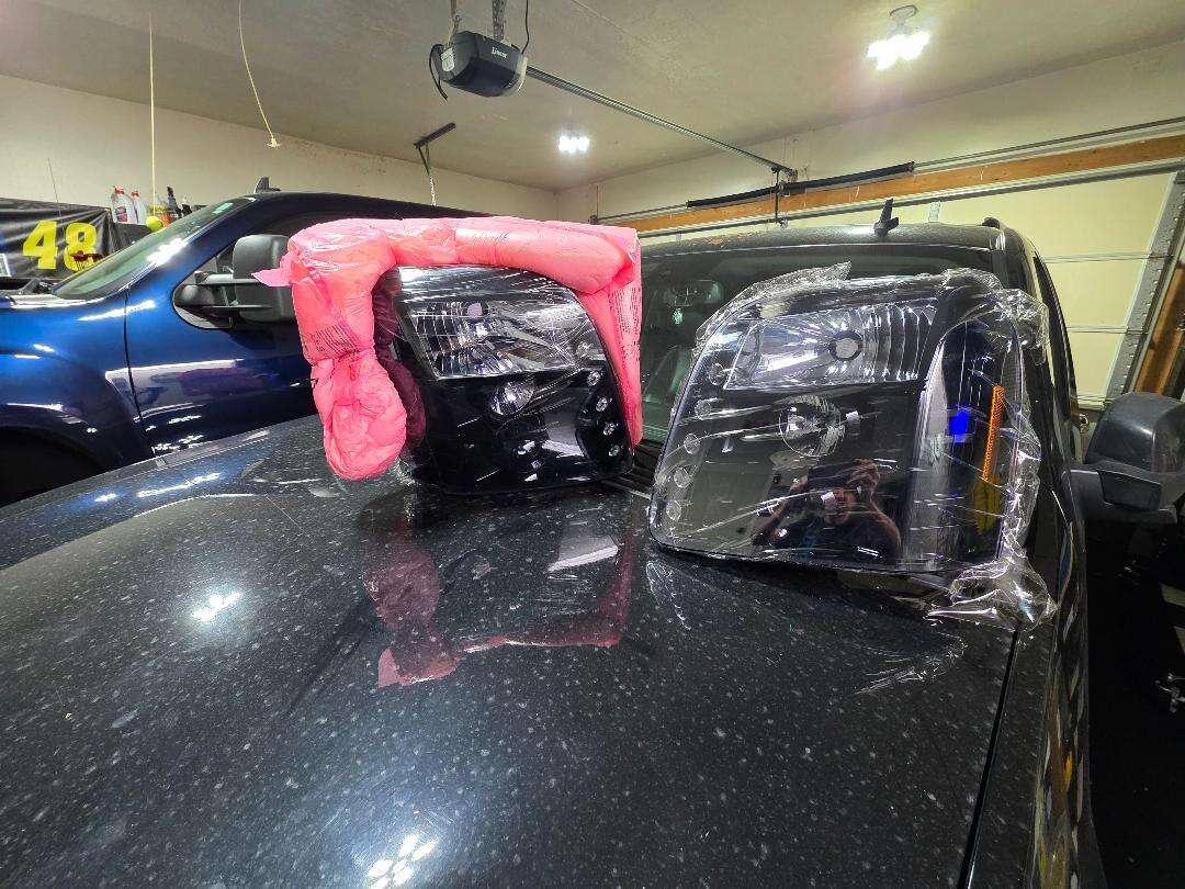 Brand new head lights for 2009 GMC Yukon . Denali.