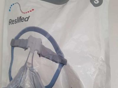 Quattro Air Full Face Mask with Headgear 62701 size Small