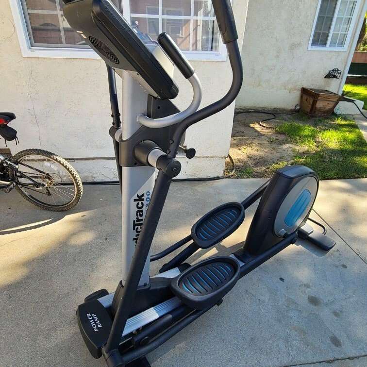 Nordictrack commercial 1300 online elliptical