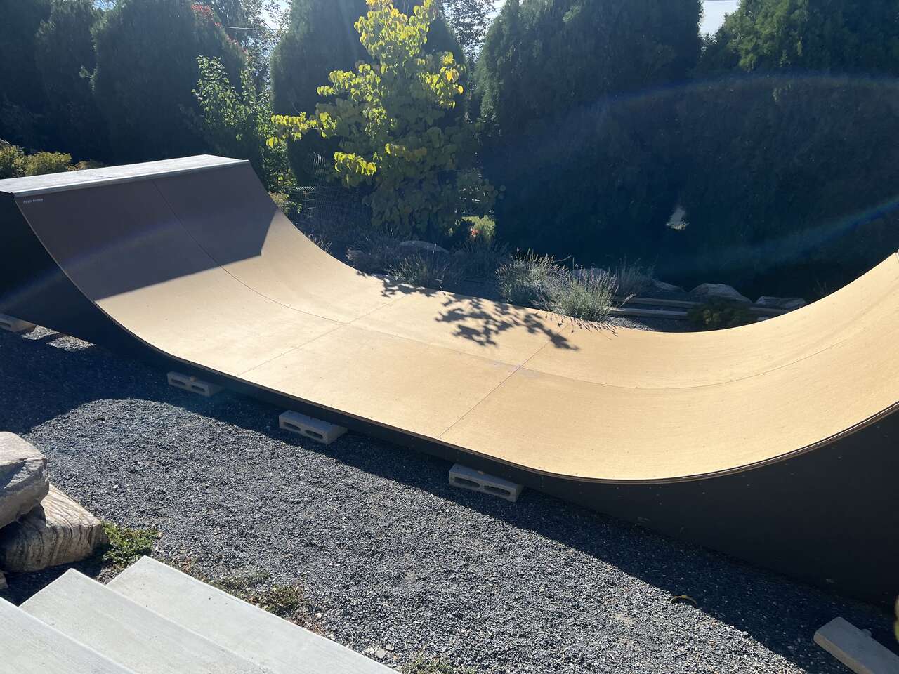 Skate ramp 1/2 pipe