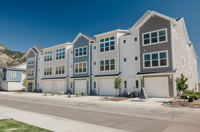 247 E 1850 N #4, North Ogden, UT 84414