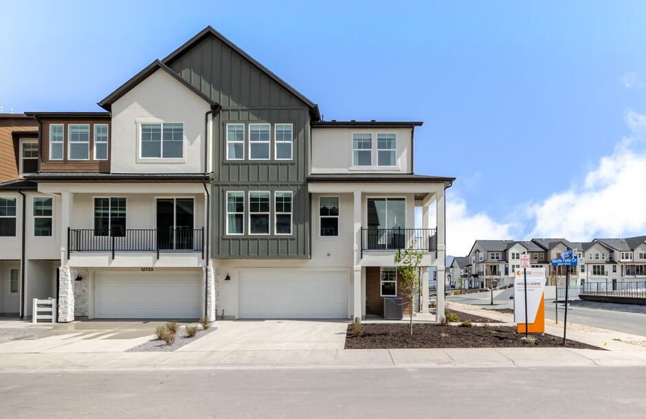 Type F Outer Side Entry Townhome